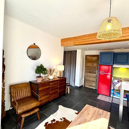 קומבלו Superb Cosy Apartment With Balcony מראה חיצוני תמונה